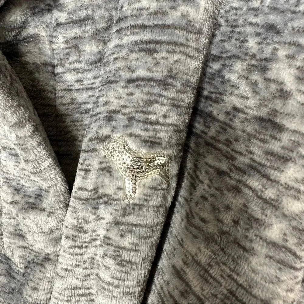 Victorias Secret PINK Gray Gold Sequin Plush Robe Size XS/S - Picture 6 of 11